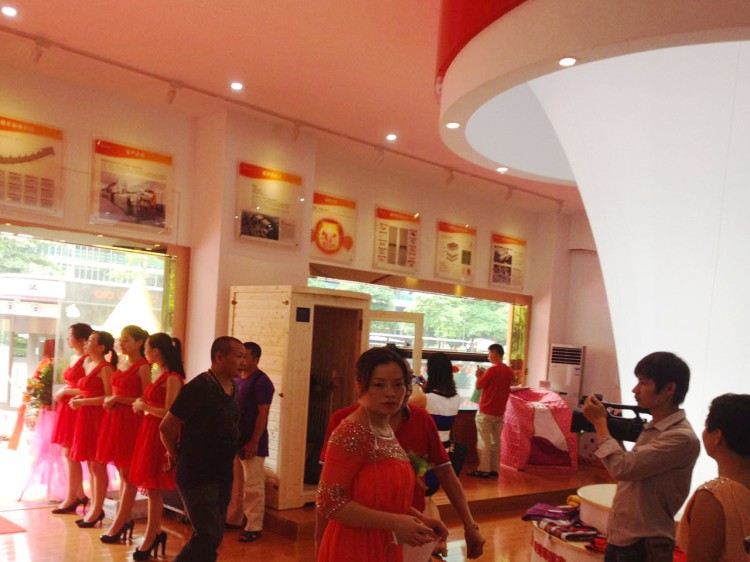 贵州电地暖店人潮涌涌
